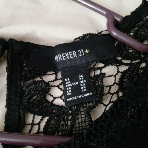 Forever21 Lace fringe top - Picture 2 of 3